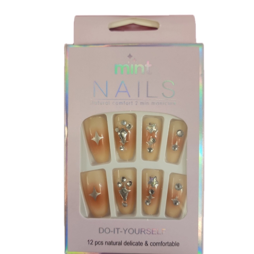 Mint  Nail Set with Silver Accents